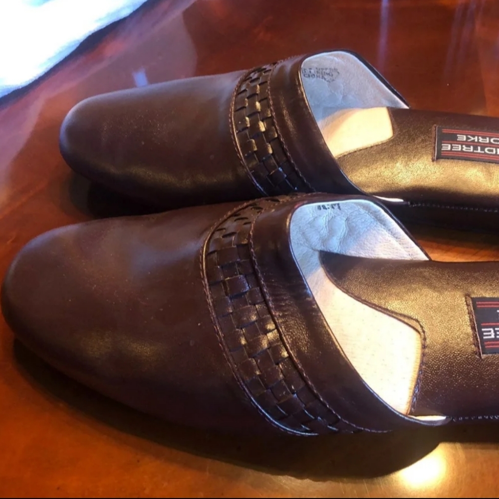 Mens Slippers Round Tree